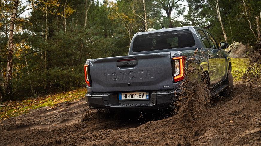 Toyota намекает на водородный Hilux