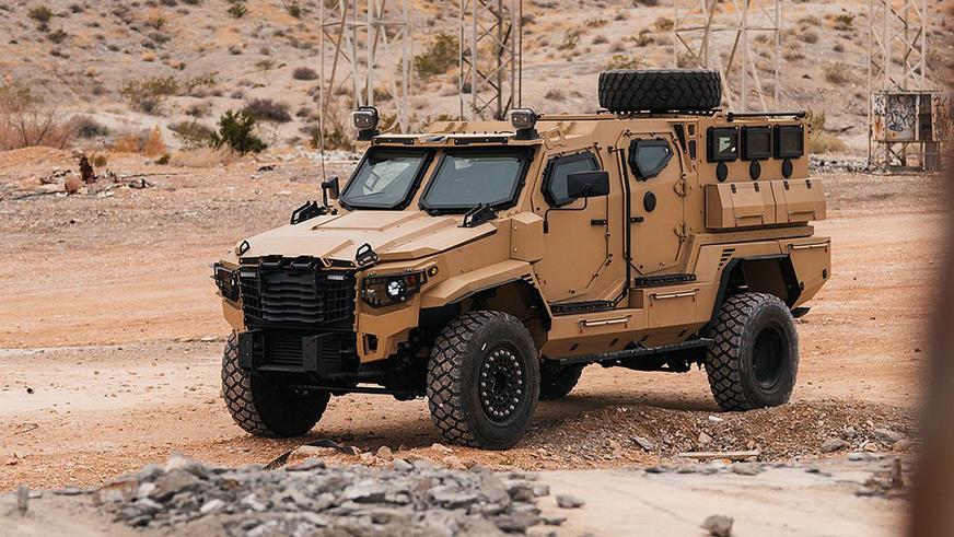 Пикап Ford стал военным броневиком для гражданских