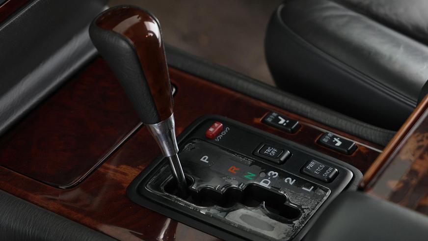 Редкий Toyota Century с V12 под капотом выставлен на продажу в Штатах