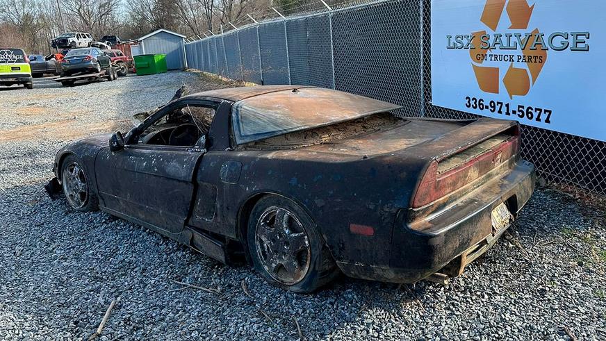 Двадцать лет под водой. Утопленную Acura NSX нашли случайно и продали