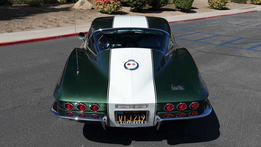 На торги выставят уникальный Corvette второго поколения