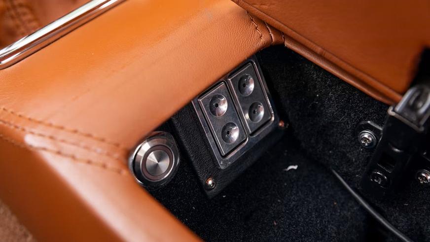 С молотка уйдёт пикап Ford с 10-литровым мотором и турбинами в кузове