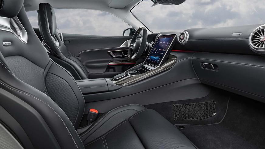Представлено новое купе Mercedes-AMG GT