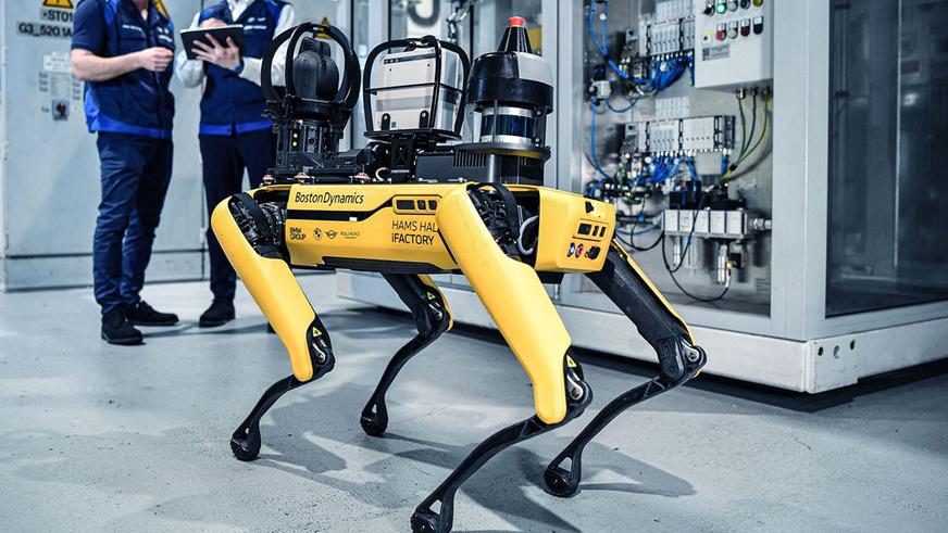 Робособака следит за работой конвейеров BMW