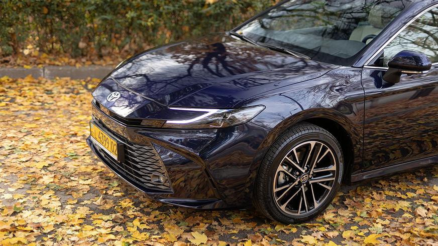 Toyota Camry 80 HEV: официальная и… гибридная?