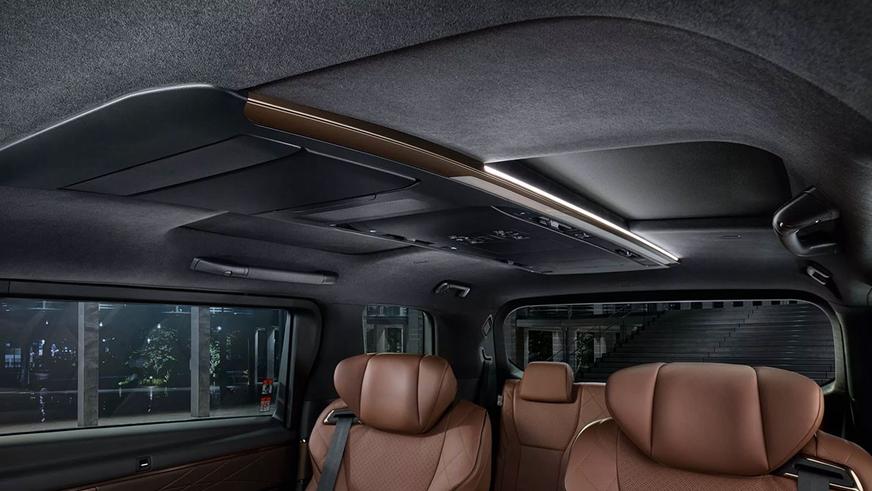 салон Toyota Alphard Spacious Lounge