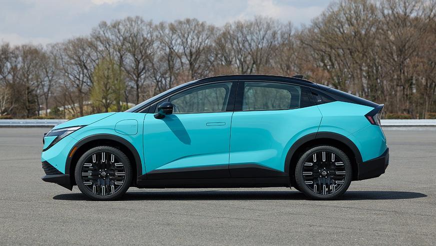 Nissan Leaf в третьем поколении стал кроссовером