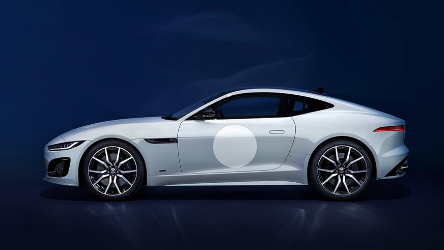 Jaguar прощается с F-Type