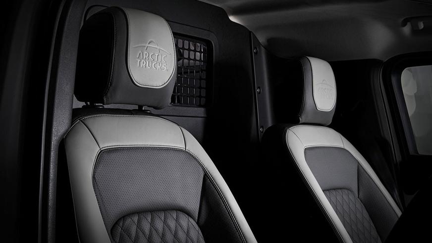 В Arctic Trucks слегка обновили Defender AT35
