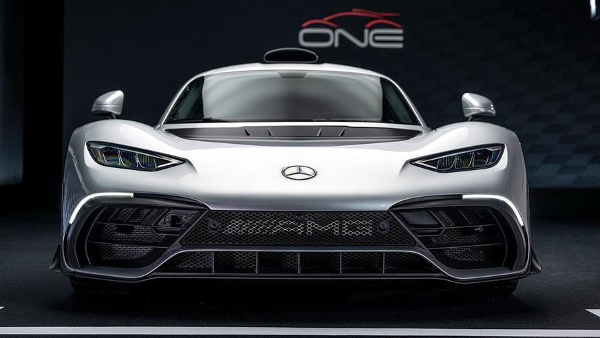 Серийный Mercedes-AMG One вышел в свет