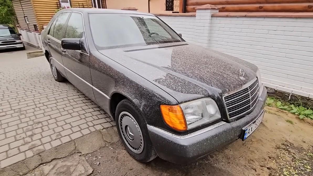 На Украине обнаружили почти новый Mercedes-Benz 300 SE (W140)