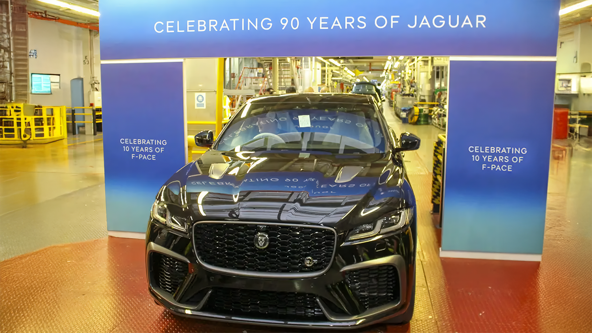 Jaguar дәстүрлі моторы бар соңғы көлігін жасады