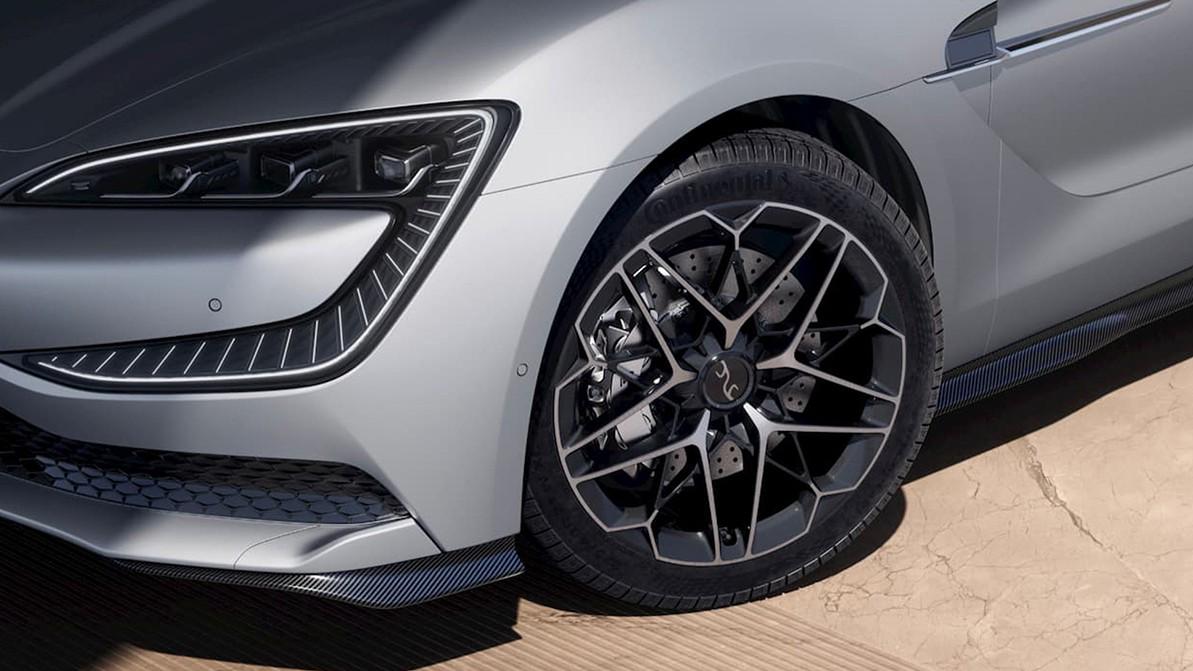 BYD показала электрический суперседан Yangwang U7