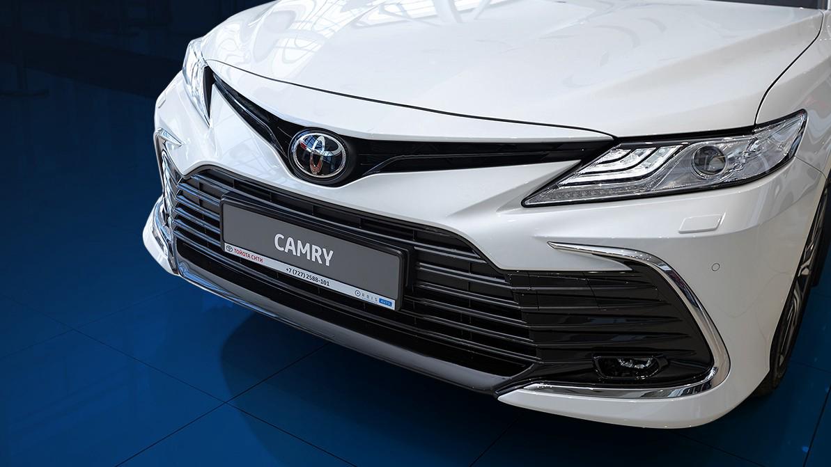 Продажи новых авто в июле: Toyota Camry снова в топ-10