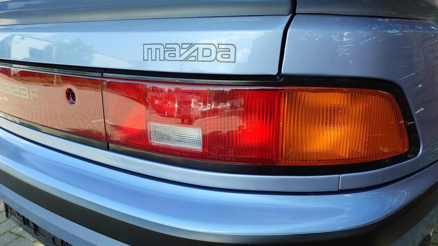 Практически новую 34-летнюю Mazda 323F нашли в Польше
