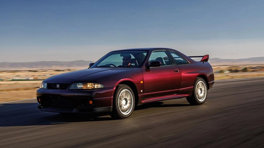 Практически новый Nissan Skyline GT-R продадут на аукционе