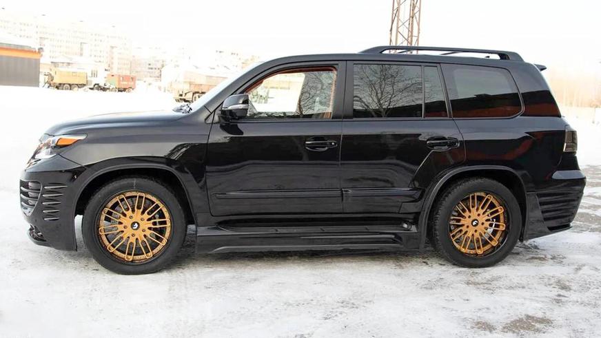 Интересные машины на Kolesa.kz: от агрессивного Lexus LX до Porsche 924