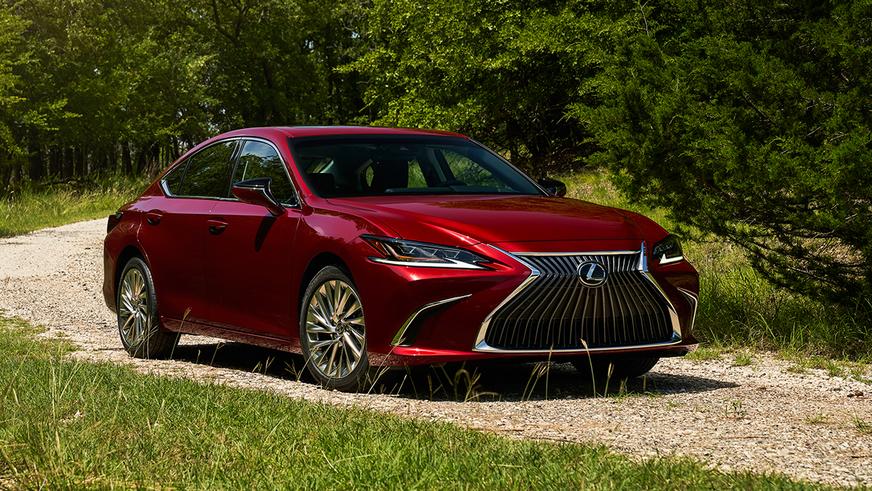 Lexus ES получил полный привод