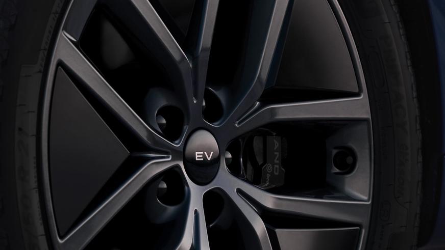 Range Rover Sport получил электрическую версию