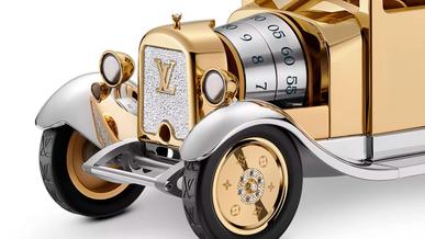 Фото дня: часы в форме автомобиля по цене суперкара