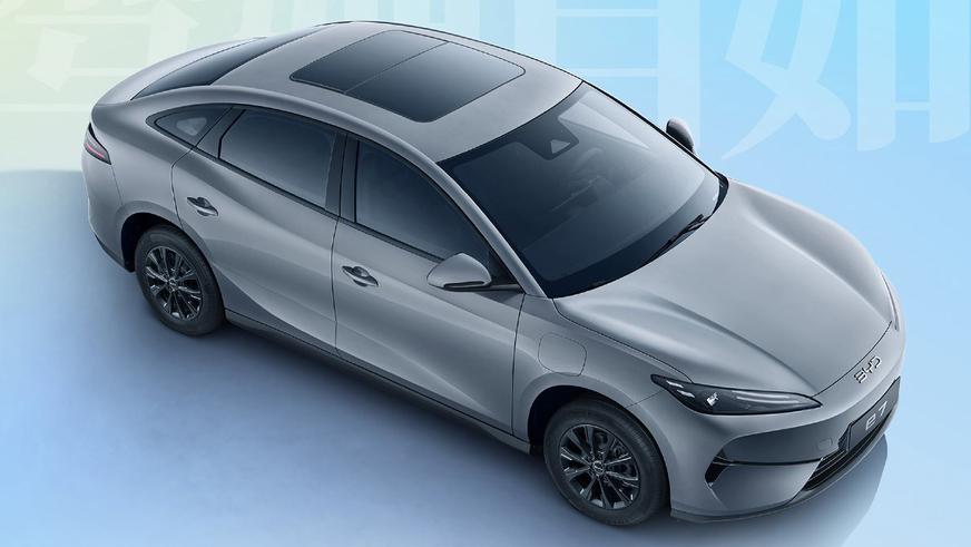 Недорогой электроседан BYD e7 вышел на рынок Китая
