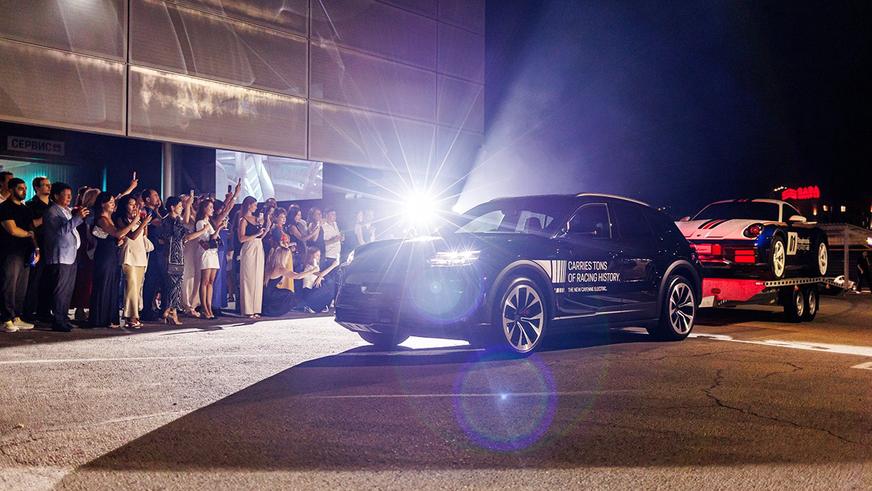 Электрический Porsche Cayenne добрался до Казахстана. Сколько стоит?