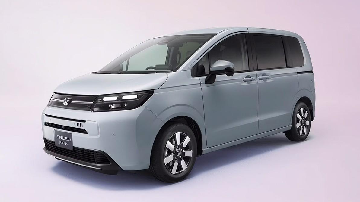 Компакт-вэн Honda Freed сменил поколение. Первые фото