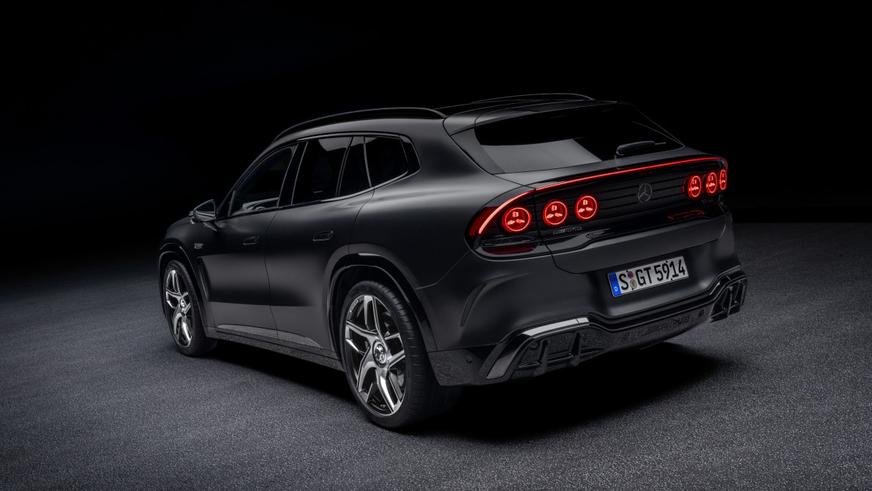 Представлен кроссовер Mercedes-AMG GT c 1169 силами