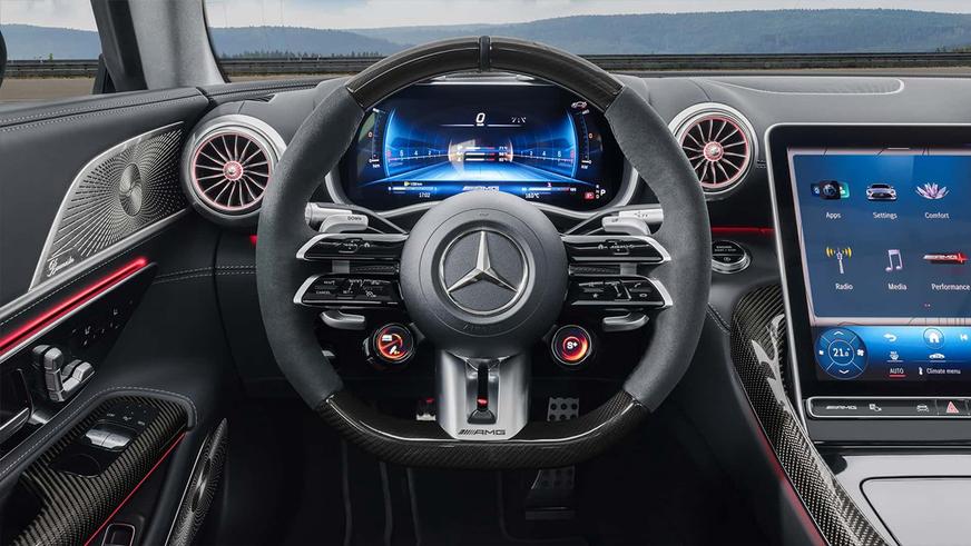 Представлено новое купе Mercedes-AMG GT