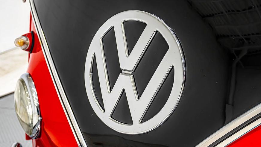 На продажу выставили Volkswagen T1 с огромным мотором от Cadillac