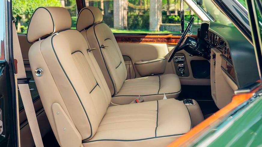 Старый Rolls-Royce Corniche стал необычным универсалом