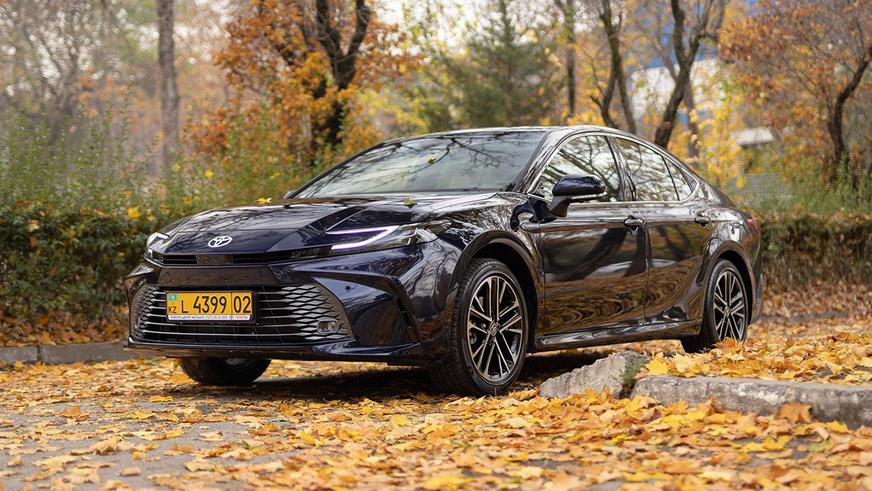 Toyota Camry 80 HEV: официальная и… гибридная?
