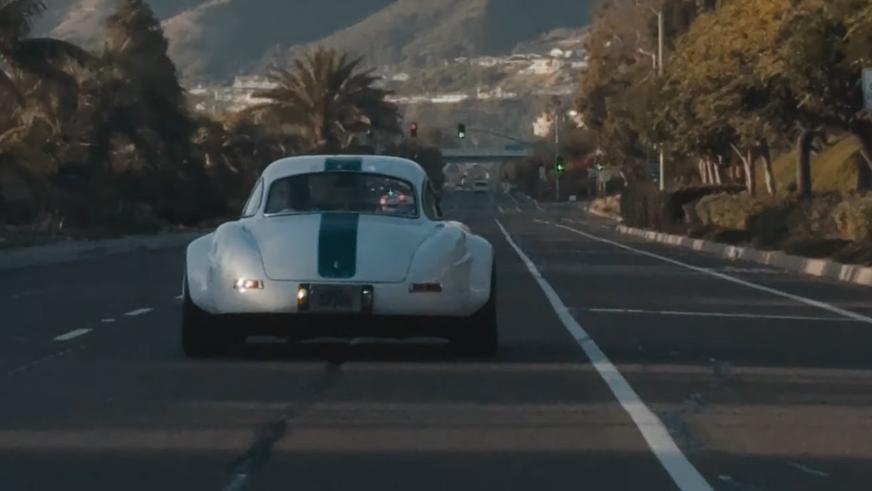 Tesla Model 3 превратили в раритетный Mercedes