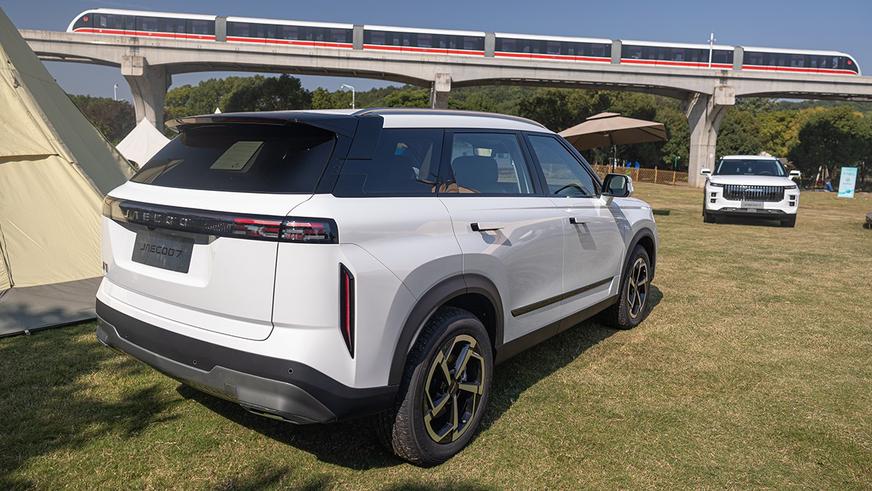 Шесть пишем, три в уме: сколько китайских марок прибыло в Казахстан?