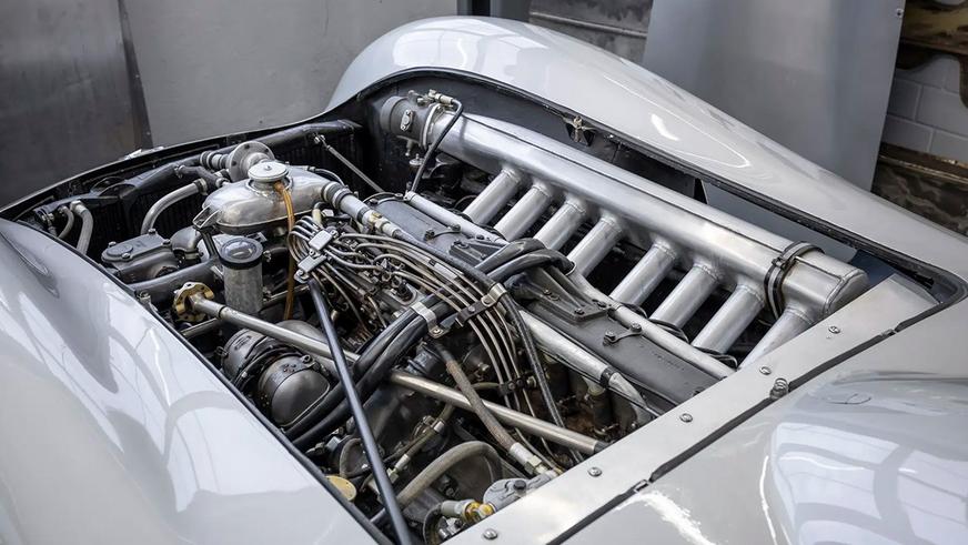 В открытой продаже впервые появился формульный Mercedes-Benz 1954 года