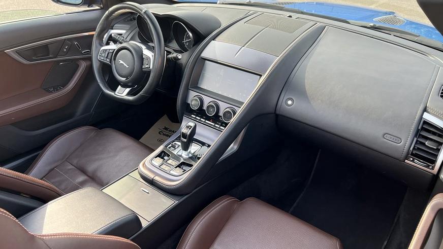 Jaguar F-Type 2018 года выпуска