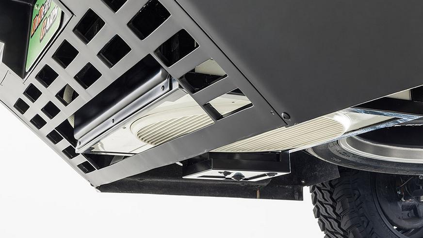 Пикап Toyota Hilux превратили в автодом