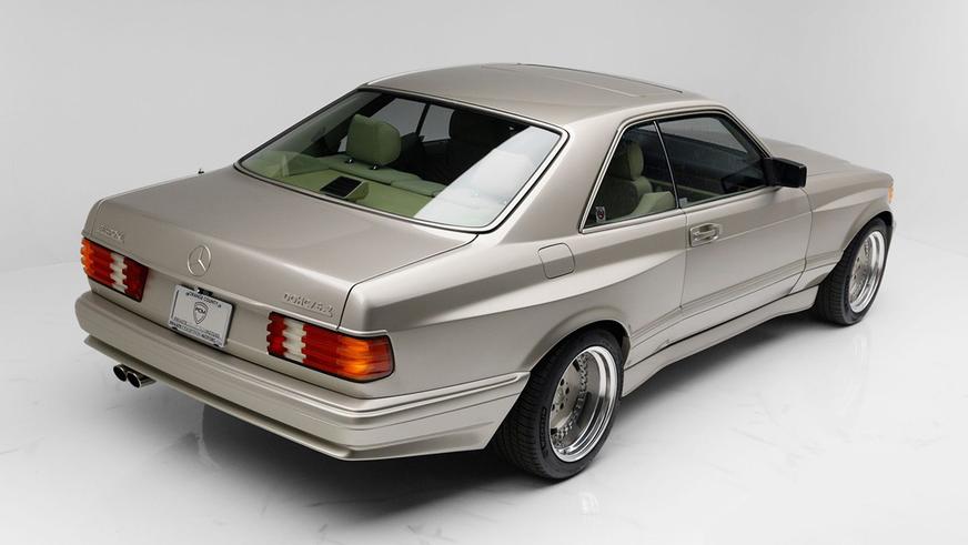 Рестомод Mercedes-Benz 560 SEC с мотором AMG в продаже