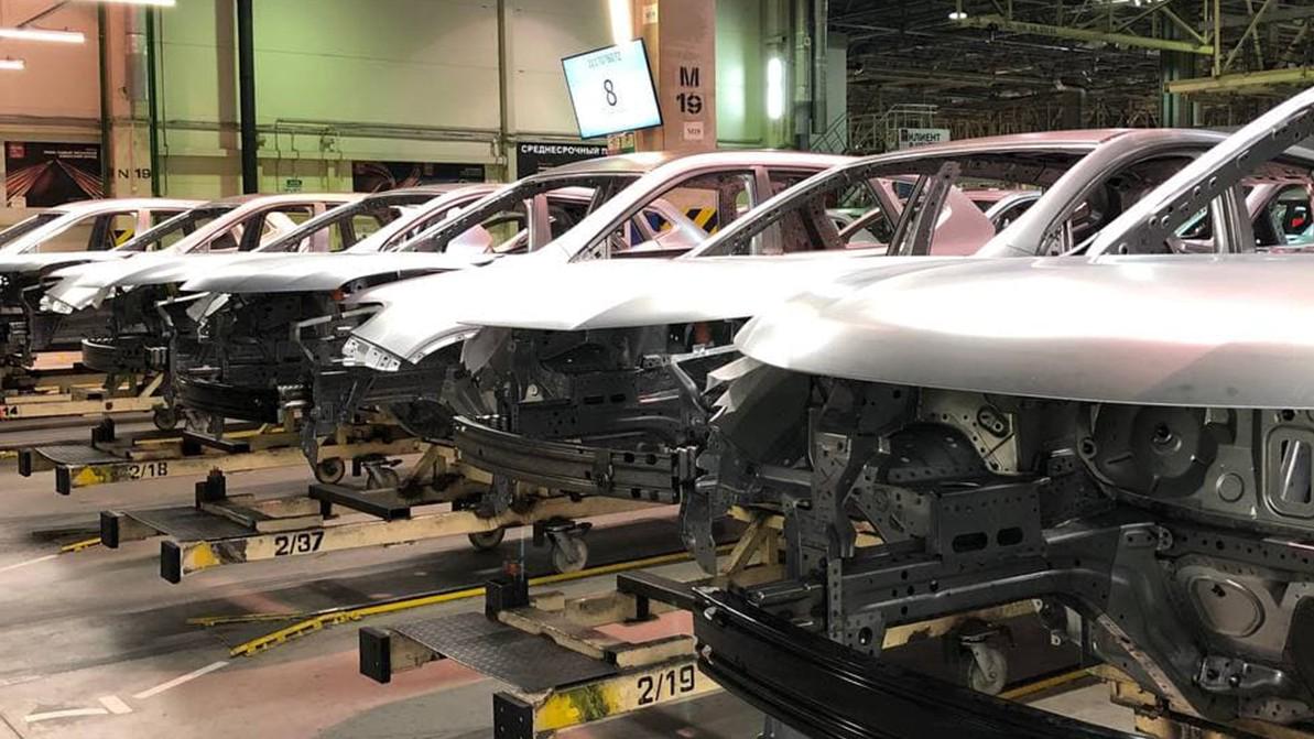 Компания Nissan остановила выпуск своих автомобилей в Санкт-Петербурге