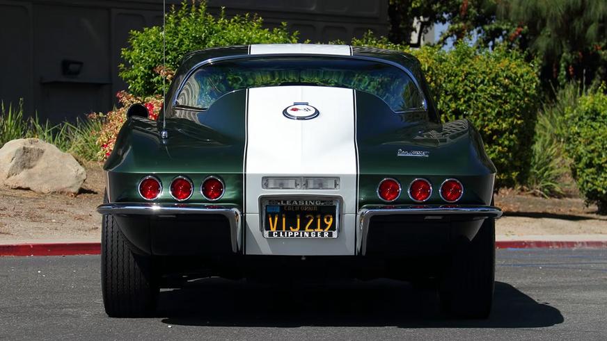 На торги выставят уникальный Corvette второго поколения