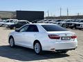 Toyota Camry 2015 года за 10 700 000 тг. в Атырау – фото 4