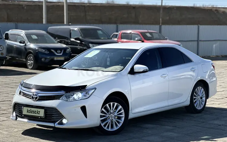 Toyota Camry 2015 года за 10 700 000 тг. в Атырау