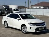 Toyota Camry 2015 года за 10 700 000 тг. в Атырау – фото 3