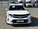Toyota Camry 2015 года за 10 700 000 тг. в Атырау – фото 2