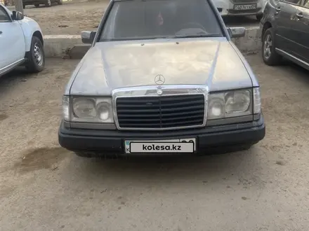 Mercedes-Benz E 200 1990 годаүшін1 300 000 тг. в Жезказган