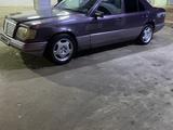 Mercedes-Benz E 220 1994 года за 1 300 000 тг. в Мерке – фото 2