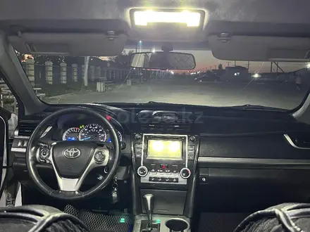 Toyota Camry 2014 года за 6 900 000 тг. в Атырау – фото 7
