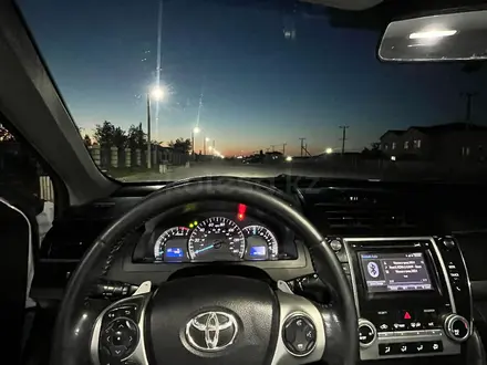 Toyota Camry 2014 года за 6 900 000 тг. в Атырау – фото 9