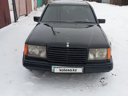 Mercedes-Benz E 230 1990 года за 1 200 000 тг. в Павлодар