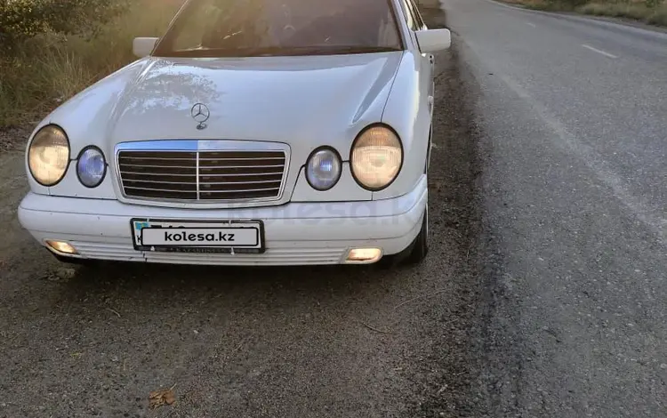 Mercedes-Benz E 200 1996 годаfor3 500 000 тг. в Семей